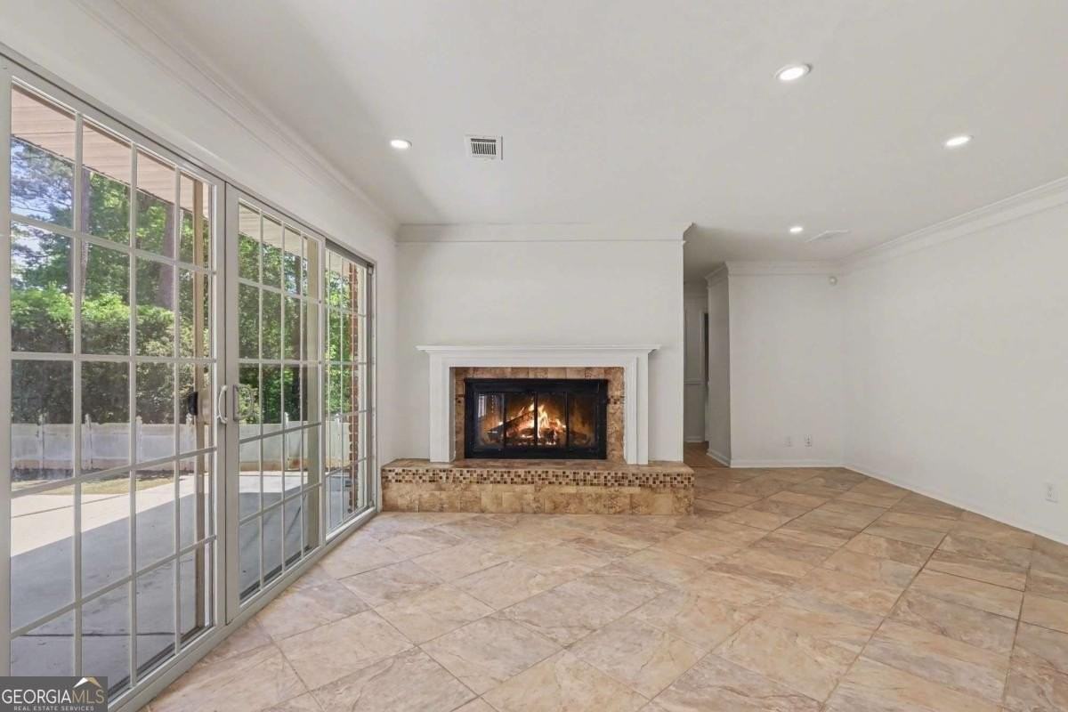 3582 Cloudland Dr - Photo 7 of 31