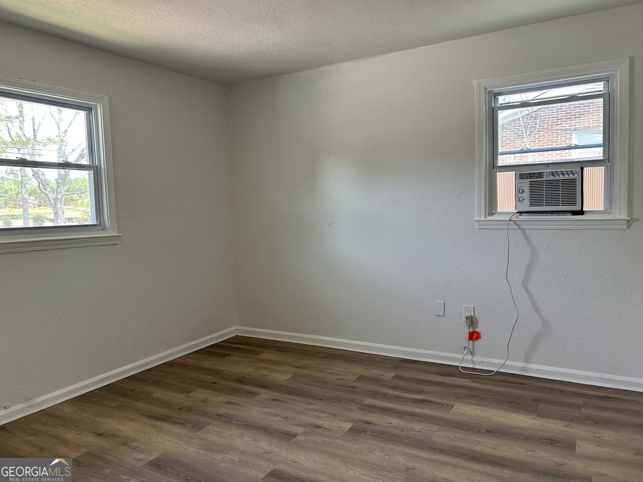 610 N College Dr #8 - Photo 5 of 8