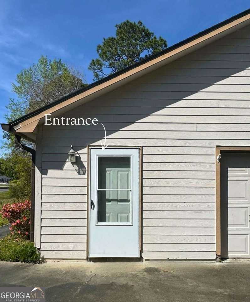 110 Lake Crest Dr - Photo 3 of 10