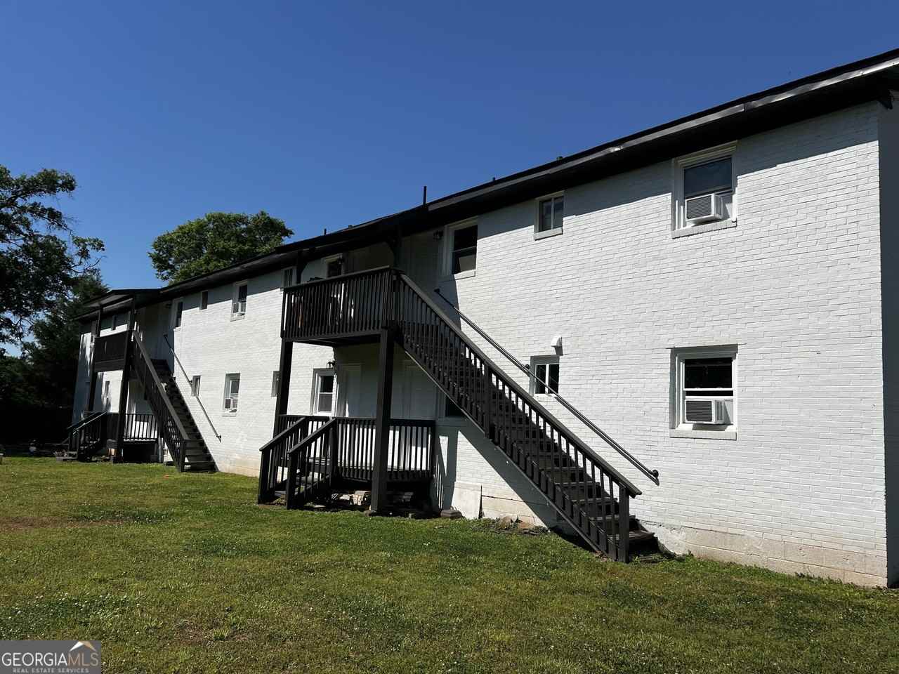 610 N College Dr #5 - Photo 2 of 7