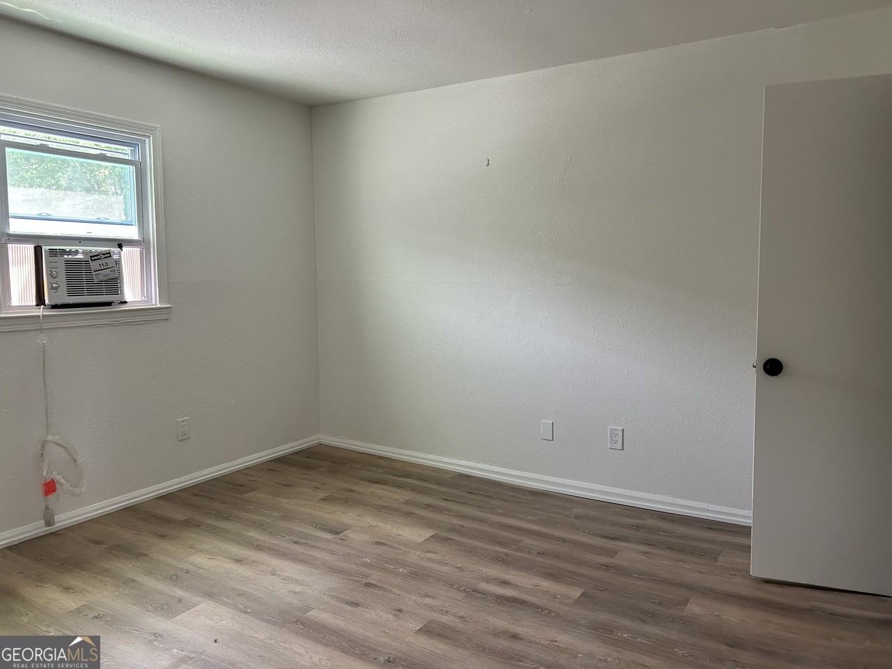 610 N College Dr #5 - Photo 5 of 7