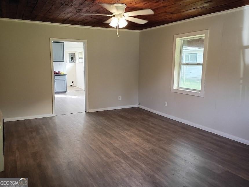 161 S Pine St - Photo 3 of 8