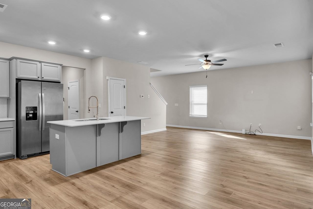 11608 Winston Dr - Photo 2 of 16