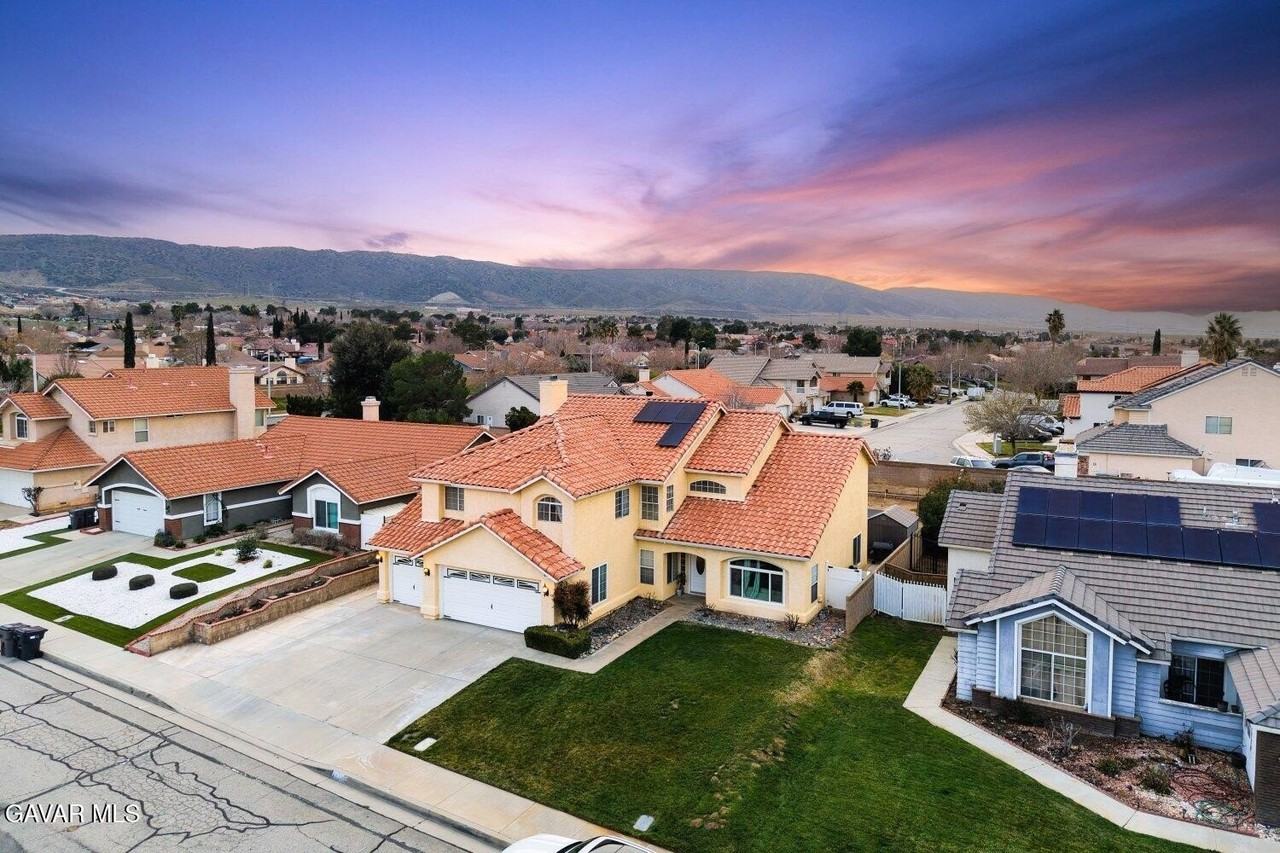 42419 62nd St W - Photo 3 of 49