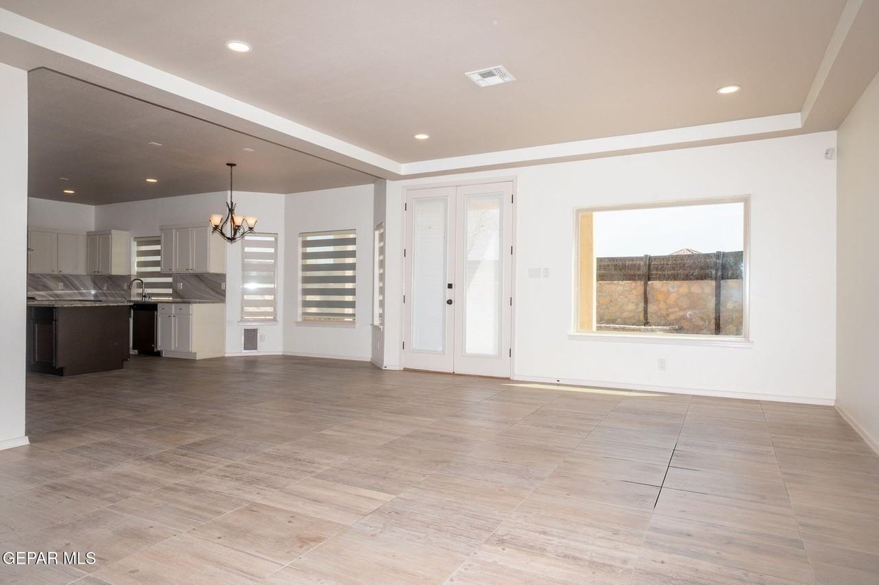 1126 Ismael Robels Way - Photo 5 of 19