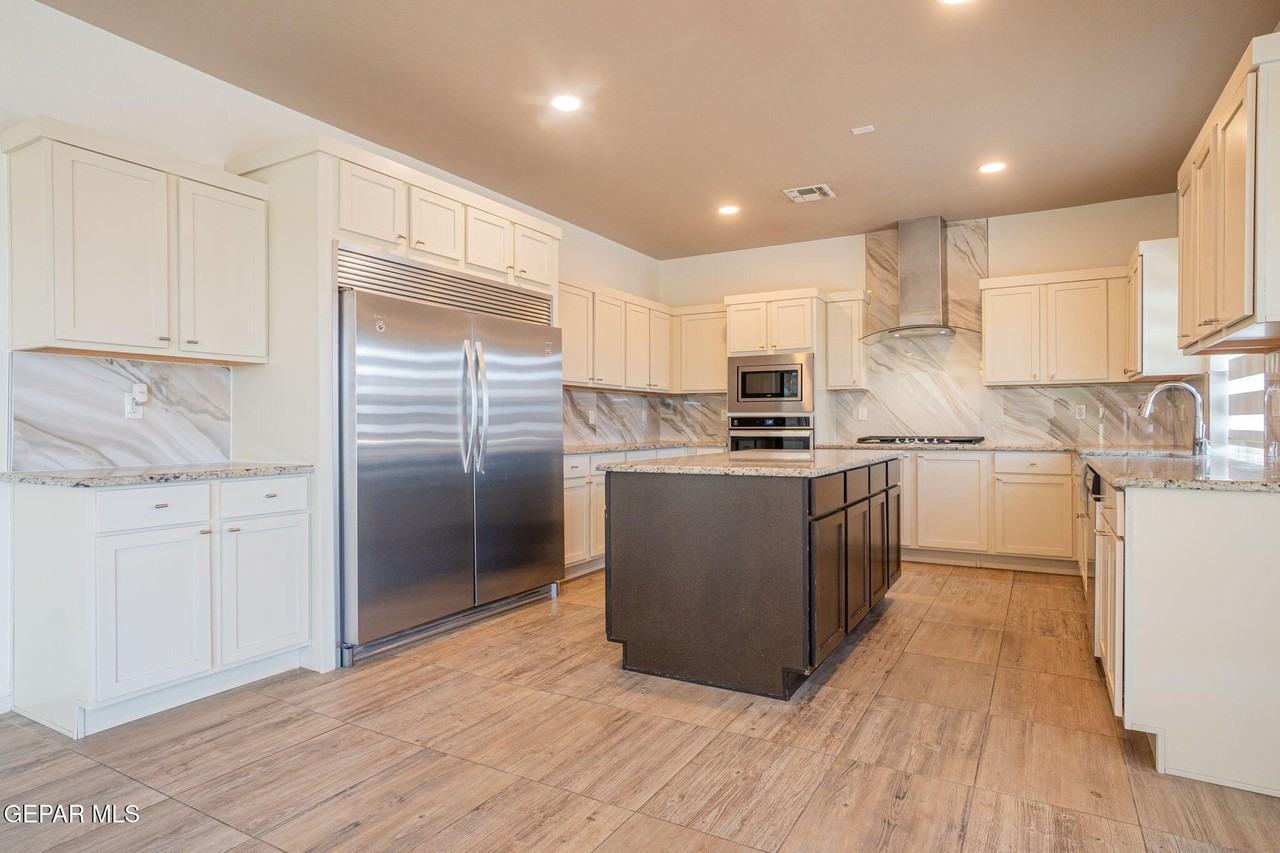 1126 Ismael Robels Way - Photo 6 of 19