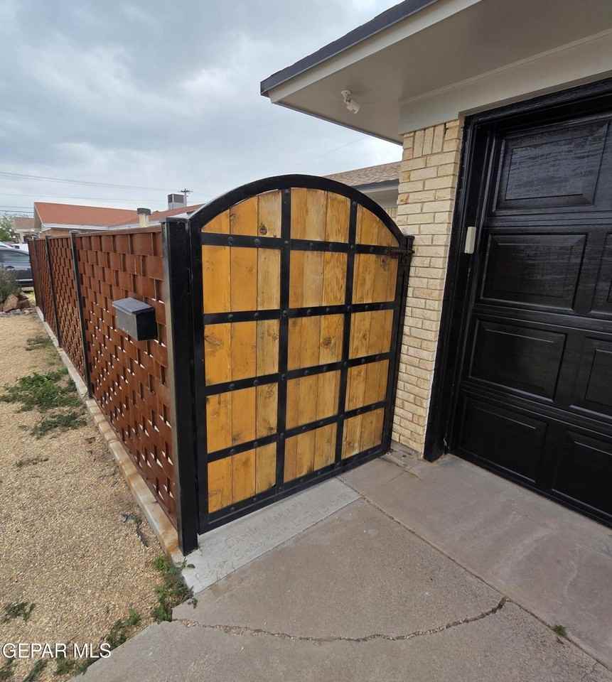 3307 Donegal Rd - Photo 4 of 28