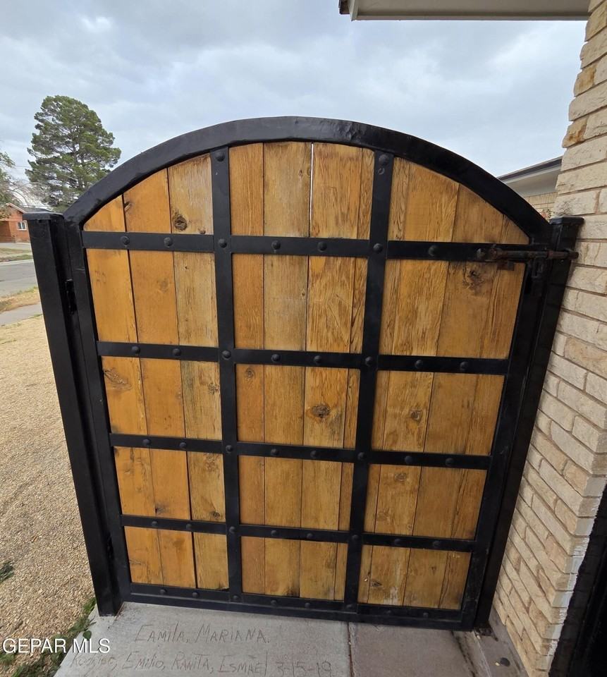 3307 Donegal Rd - Photo 5 of 28