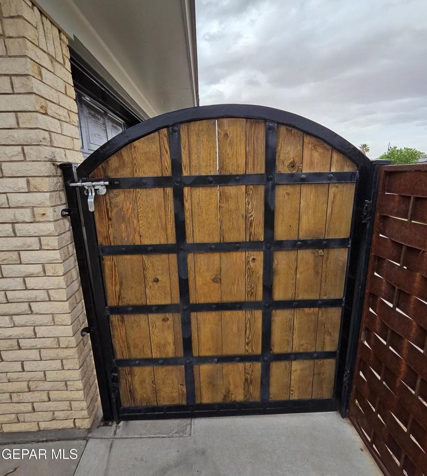 3307 Donegal Rd - Photo 7 of 28