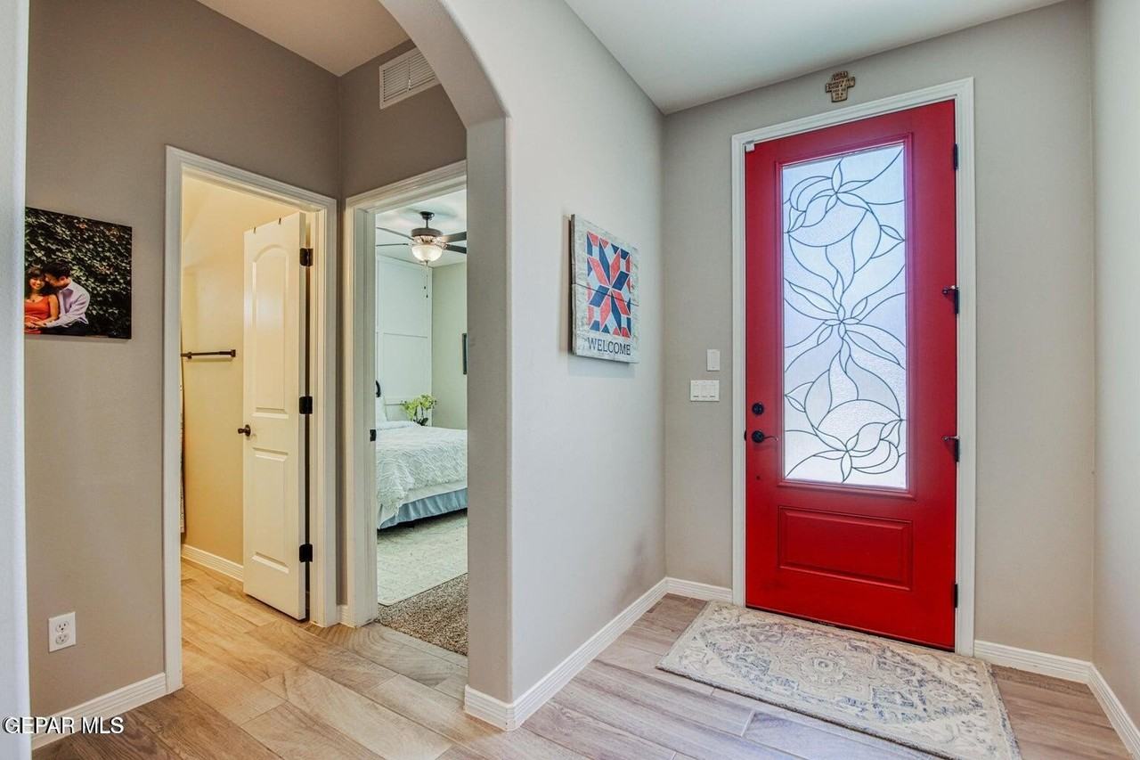 12133 Chapel Hill Rd - Photo 4 of 22