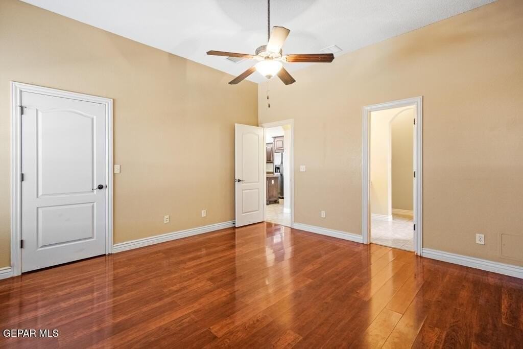 11605 Saint Thomas Way - Photo 6 of 21