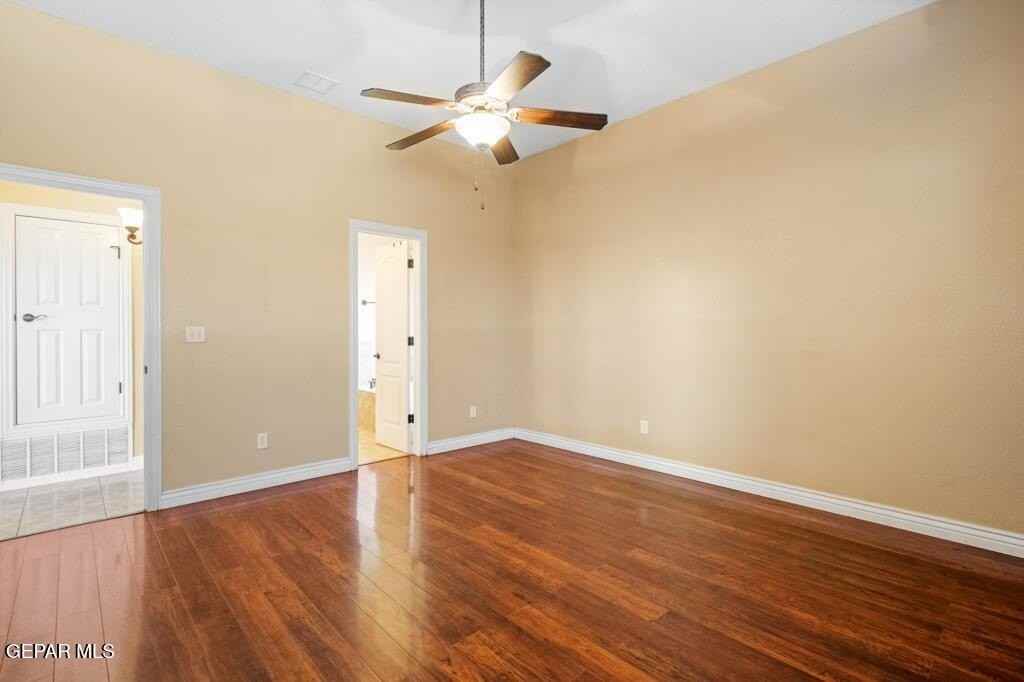 11605 Saint Thomas Way - Photo 7 of 21