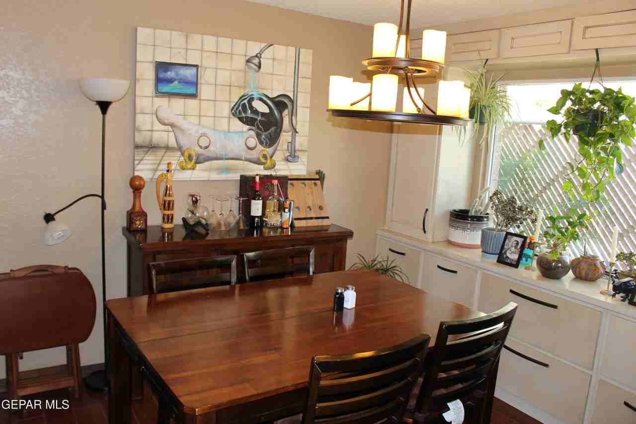 704 Colchester Dr - Photo 7 of 23