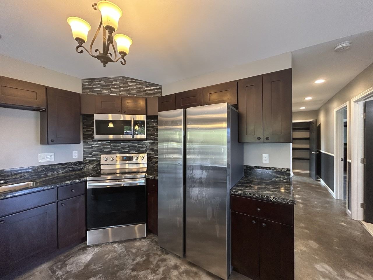 16-2106 Silversword Dr #1 - Photo 4 of 10