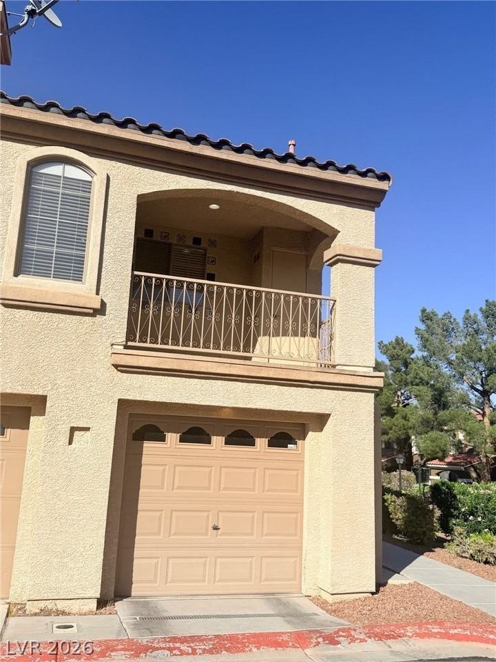 5450 Cardinal Ridge Ct #204 - Photo 3 of 50