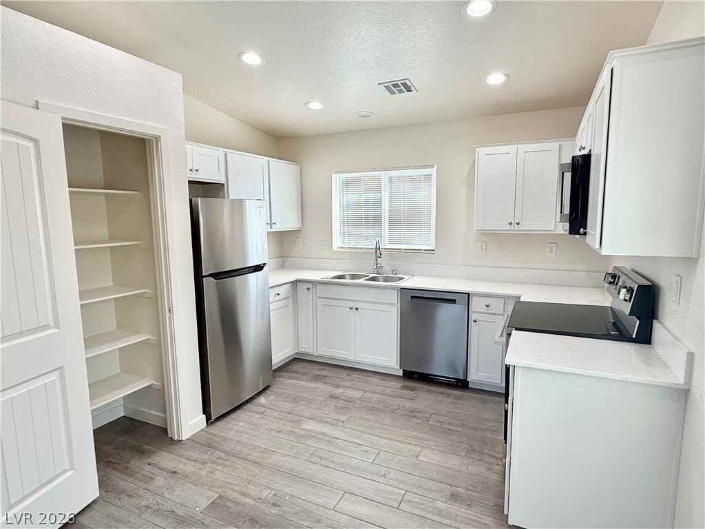 1081 Quartzite Ave #3 - Photo 5 of 14