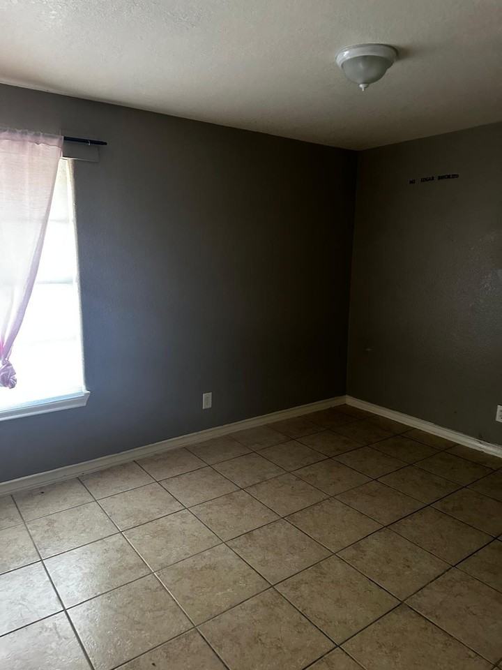 655 West Washington Street - Photo 3 of 10