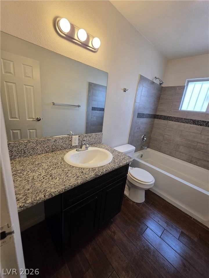 2626 Lynnwood St #2 - Photo 7 of 11