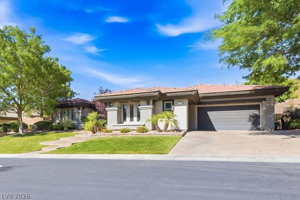 8 Starbrook Dr - Photo 3 of 50