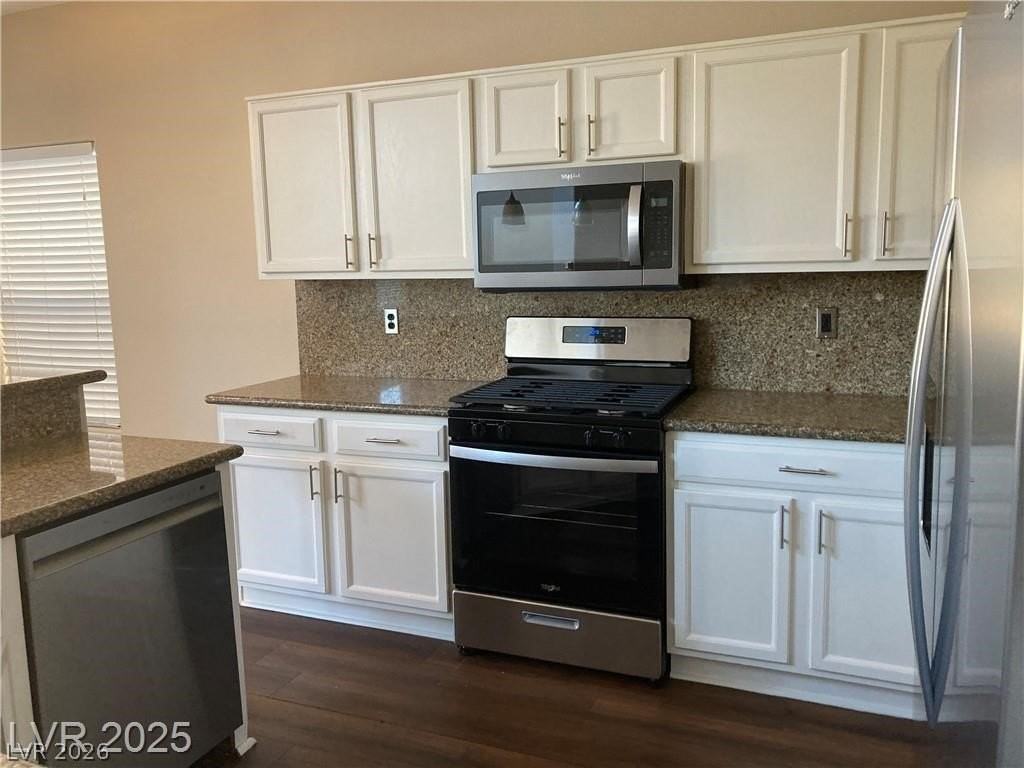 3120 Whispering Canyon Ct - Photo 4 of 50