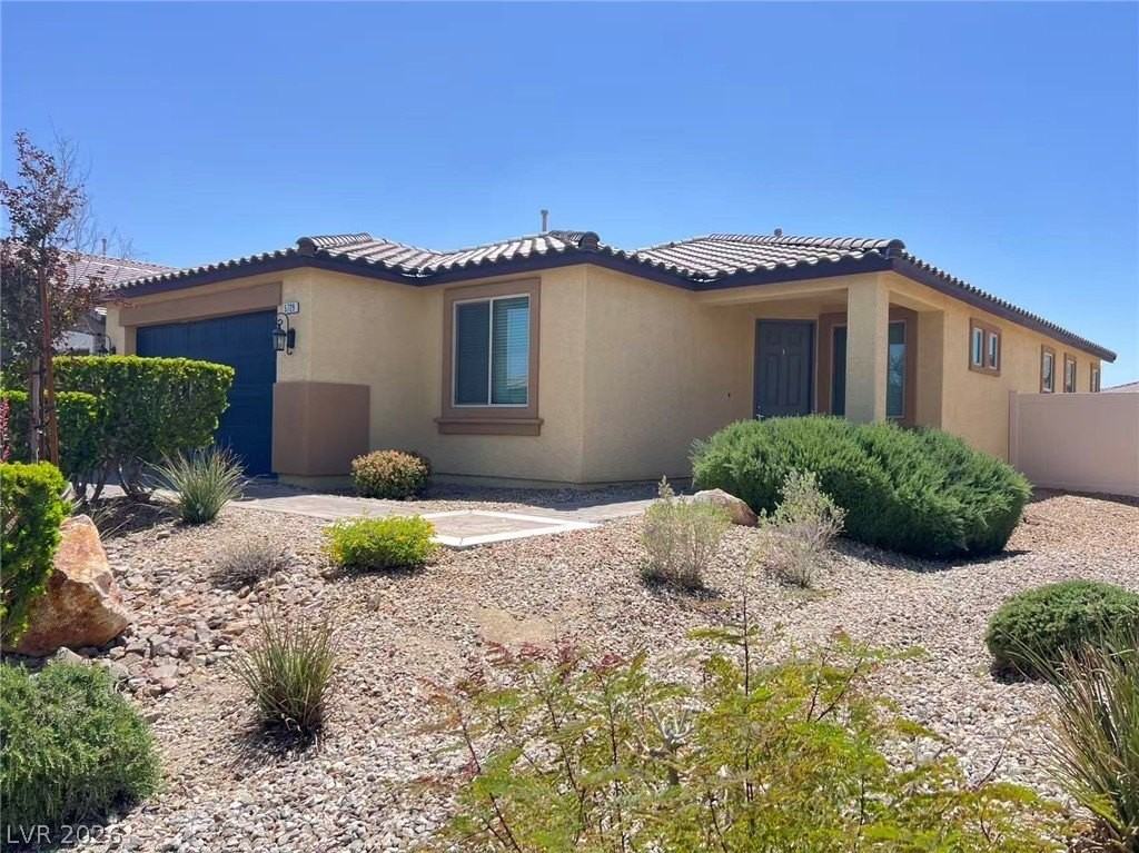 5729 Tideview St - Photo 2 of 25