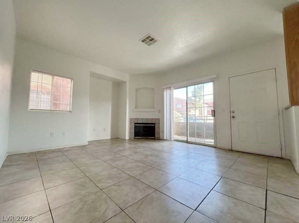 4730 E Craig Rd #1160 - Photo 3 of 17