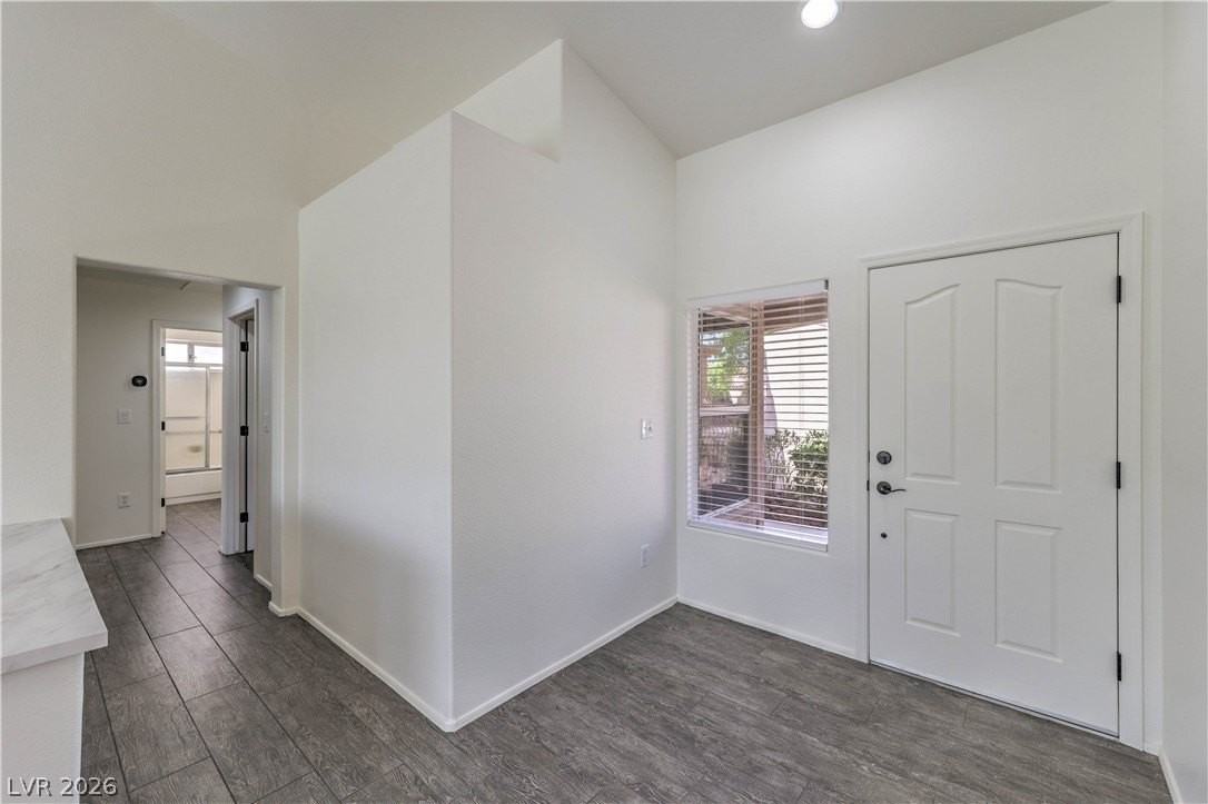 9929 Hemet Dr - Photo 6 of 28