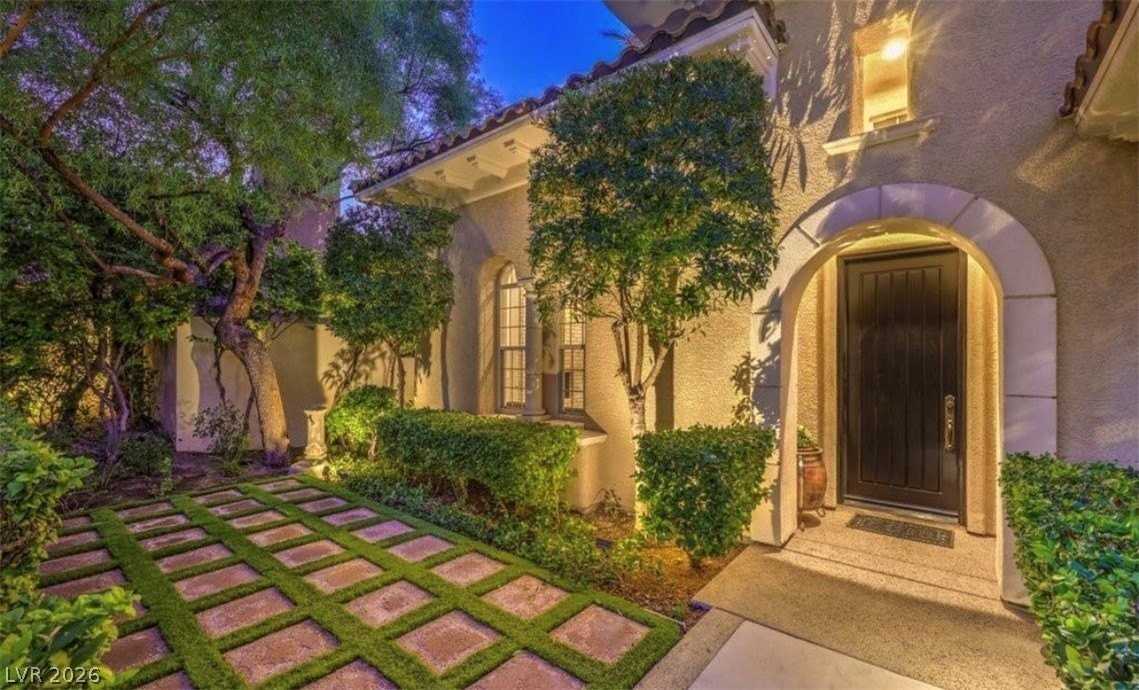 11857 Oakland Hills Dr - Photo 3 of 18