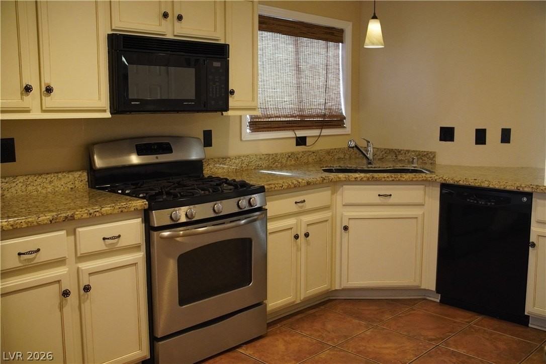 8037 Cabbage Cove St - Photo 3 of 27