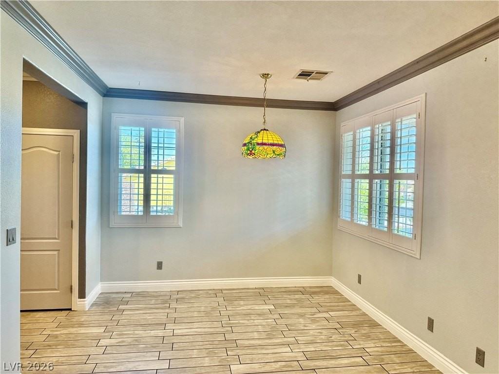 1061 Noble Isle St - Photo 4 of 21