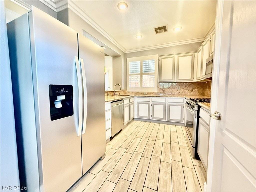 1061 Noble Isle St - Photo 7 of 21