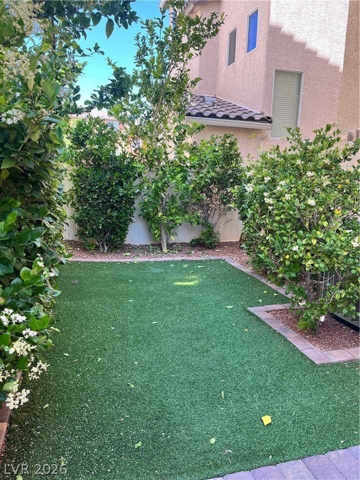 10261 Ladybug Bend St - Photo 4 of 23