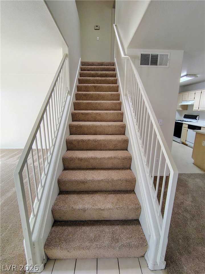 10169 Rolling Tree St - Photo 4 of 31