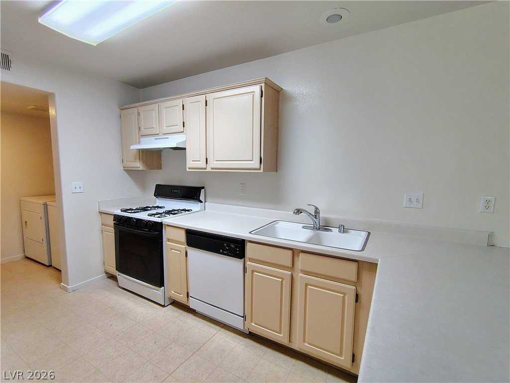 10169 Rolling Tree St - Photo 5 of 31