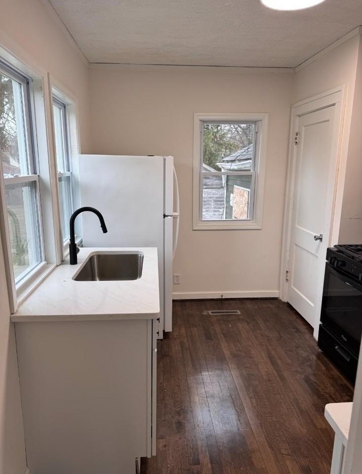 2804 Belmont St - Photo 4 of 9