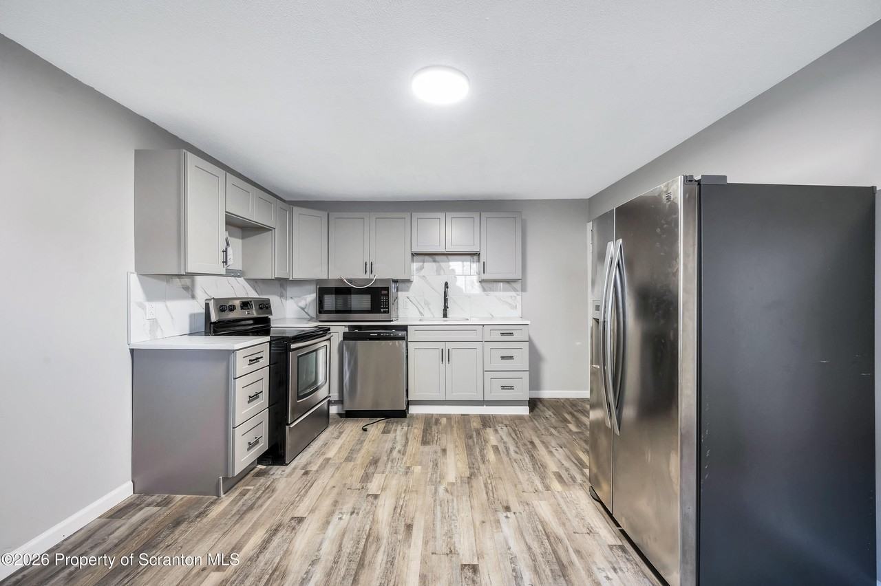 333 Oak St #1-2 - Photo 4 of 11