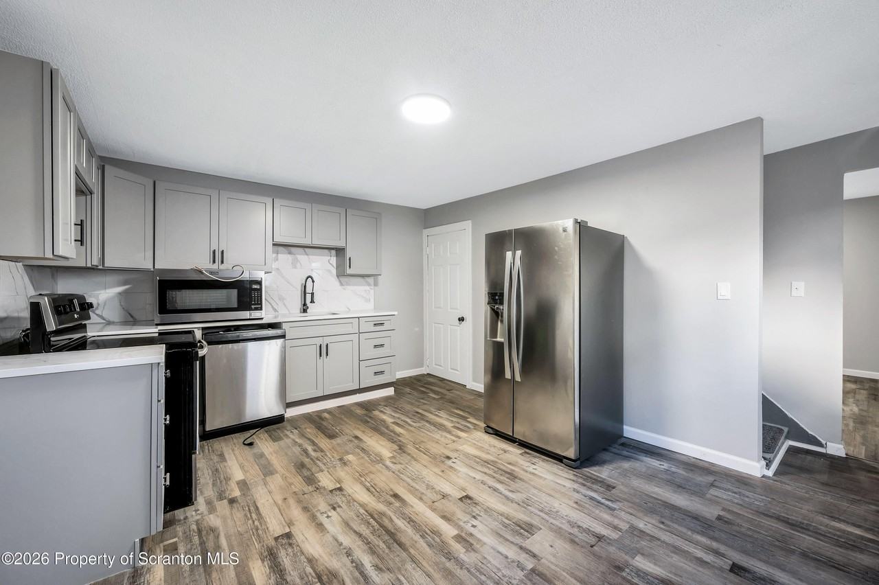 333 Oak St #1-2 - Photo 5 of 11