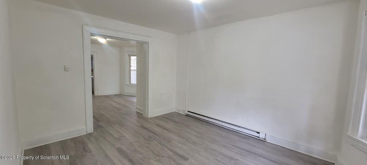 807 Monroe Ave - Photo 3 of 11