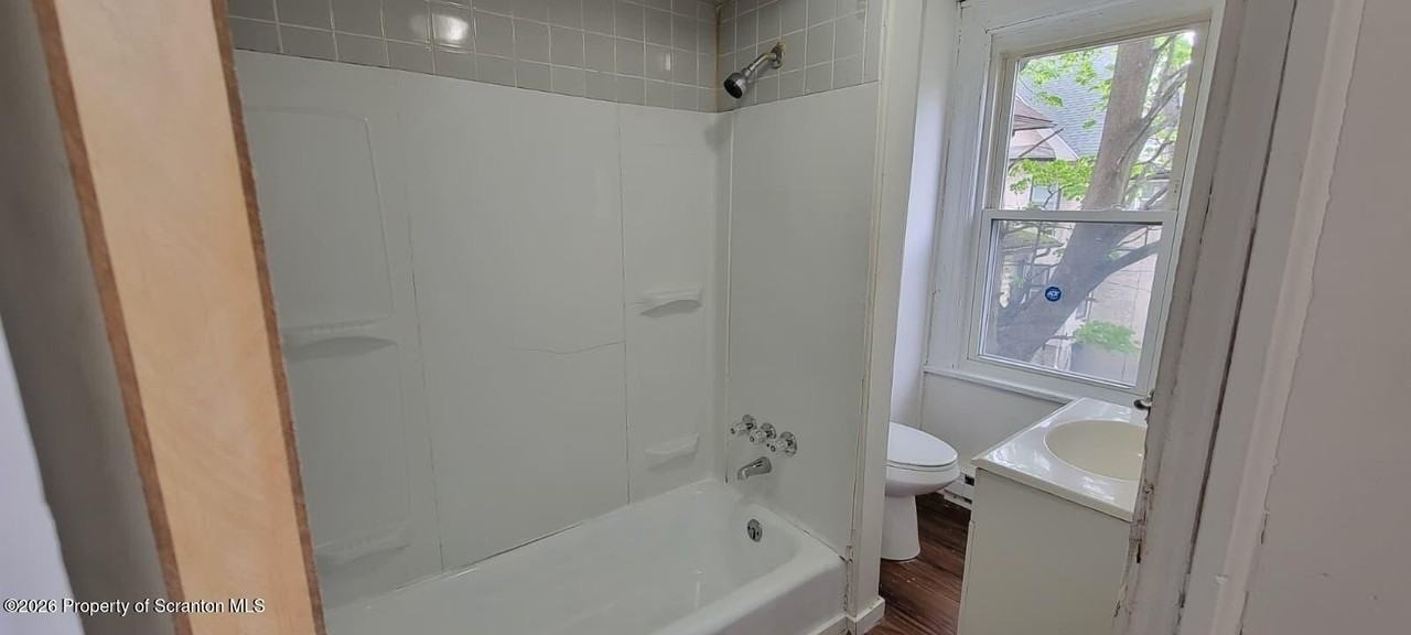 807 Monroe Ave - Photo 5 of 11