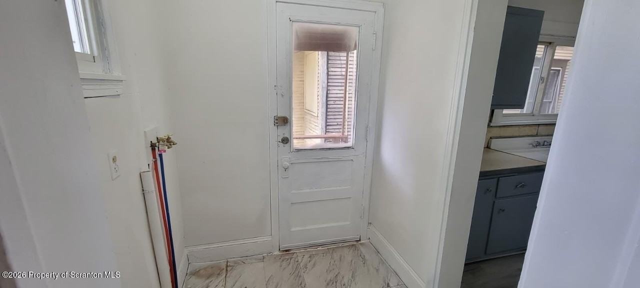 807 Monroe Ave - Photo 7 of 11