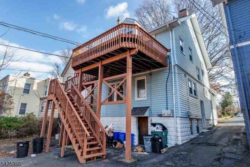 51 Riggs Pl - Photo 2 of 17