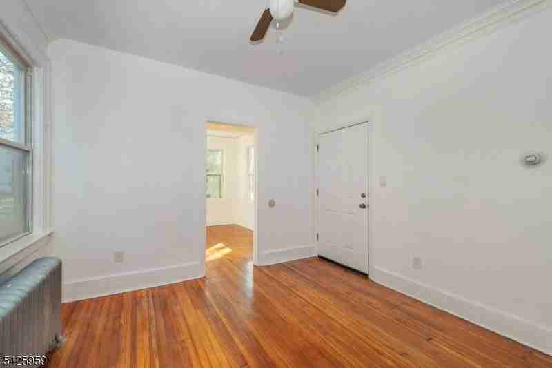 51 Riggs Pl - Photo 6 of 17