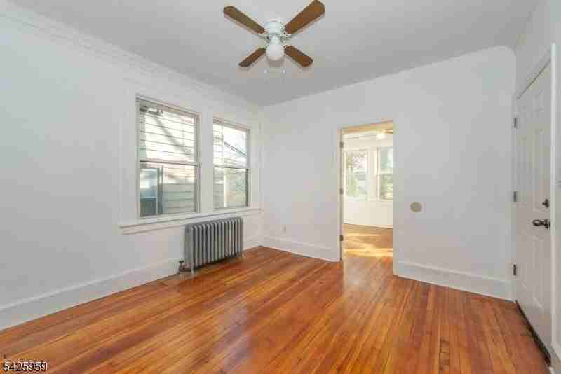 51 Riggs Pl - Photo 7 of 17