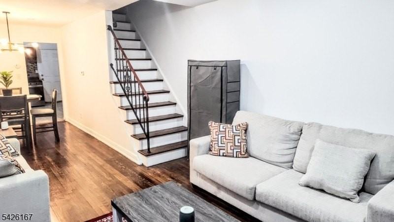 8 Van Nostrand Ave - Photo 4 of 15