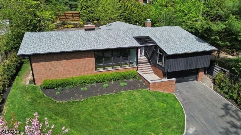 293 Wyoming Ave - Photo 3 of 39