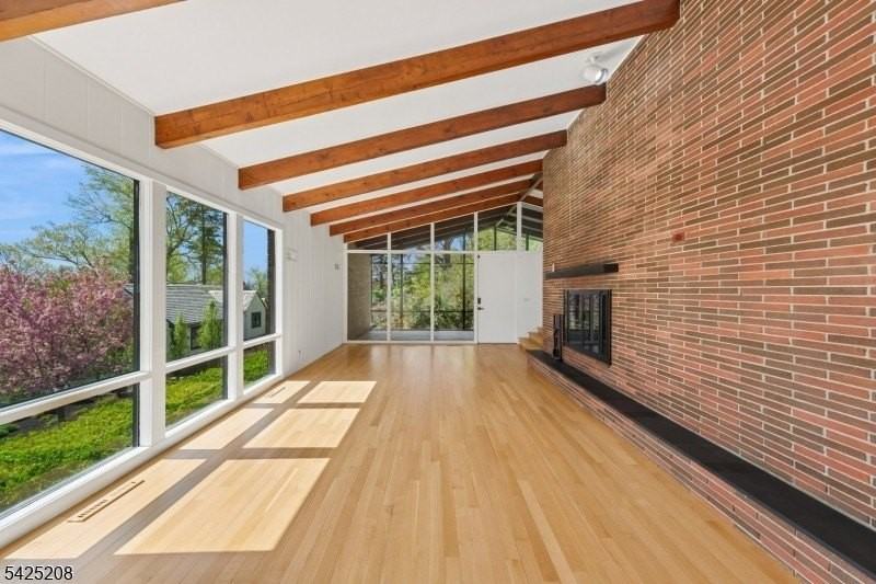 293 Wyoming Ave - Photo 6 of 39