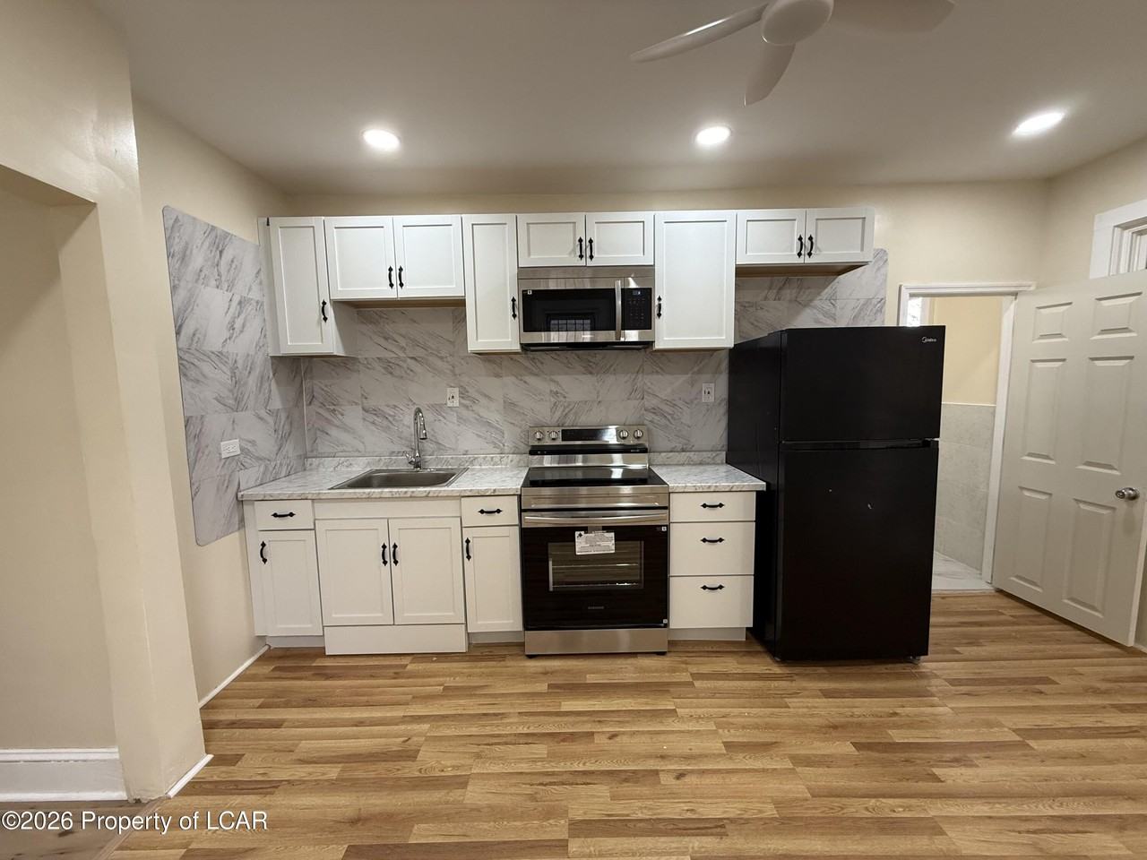 1512 Ash St - Photo 2 of 10