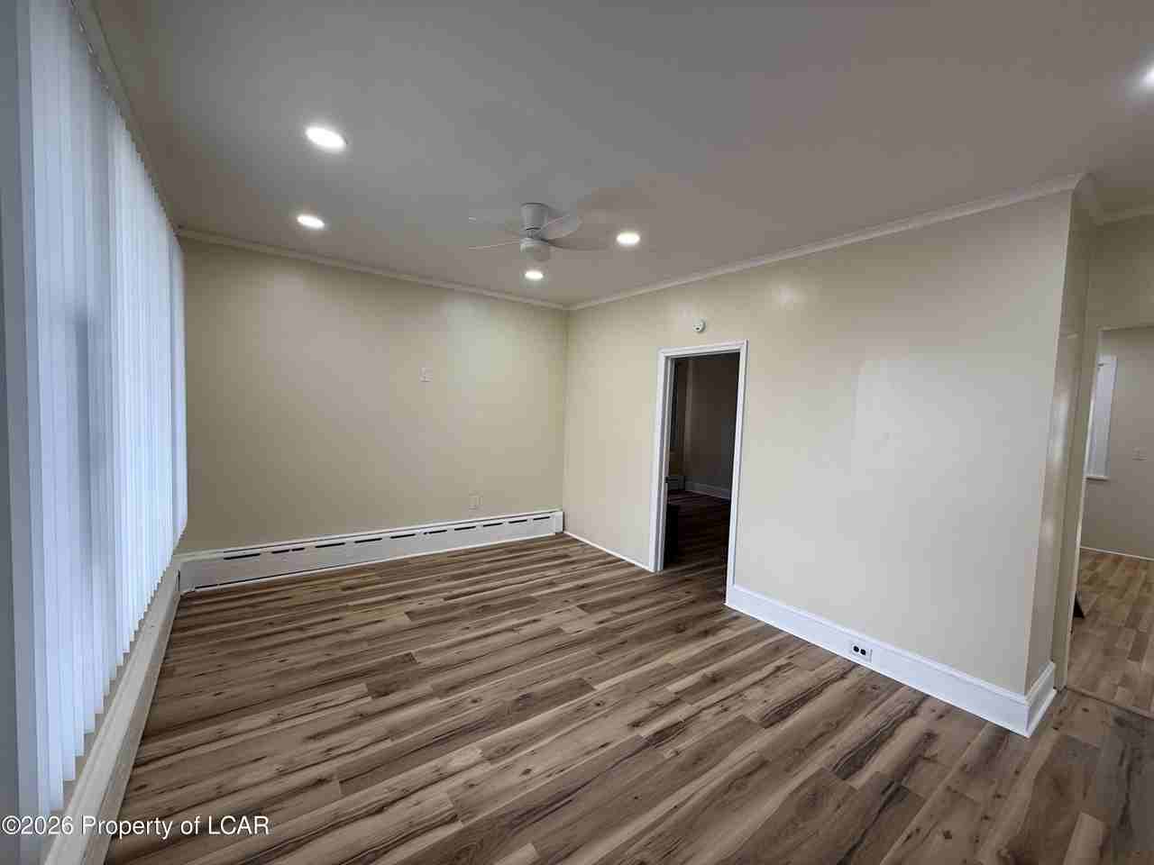 1512 Ash St - Photo 3 of 10