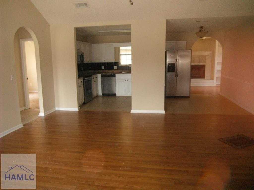 2583 Zachary Ct - Photo 3 of 9