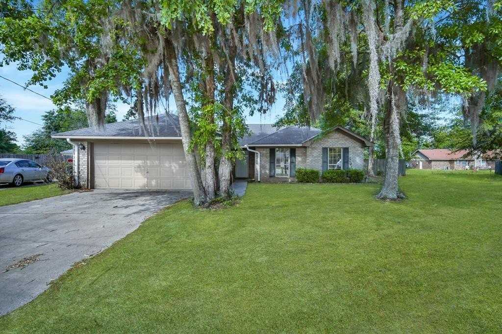 1501 Woodcrest Cir